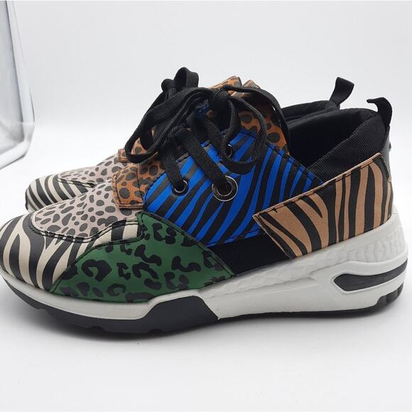 Animal Print Lace Up Fashion Sneakers Size 9 - Picture 3 of 6